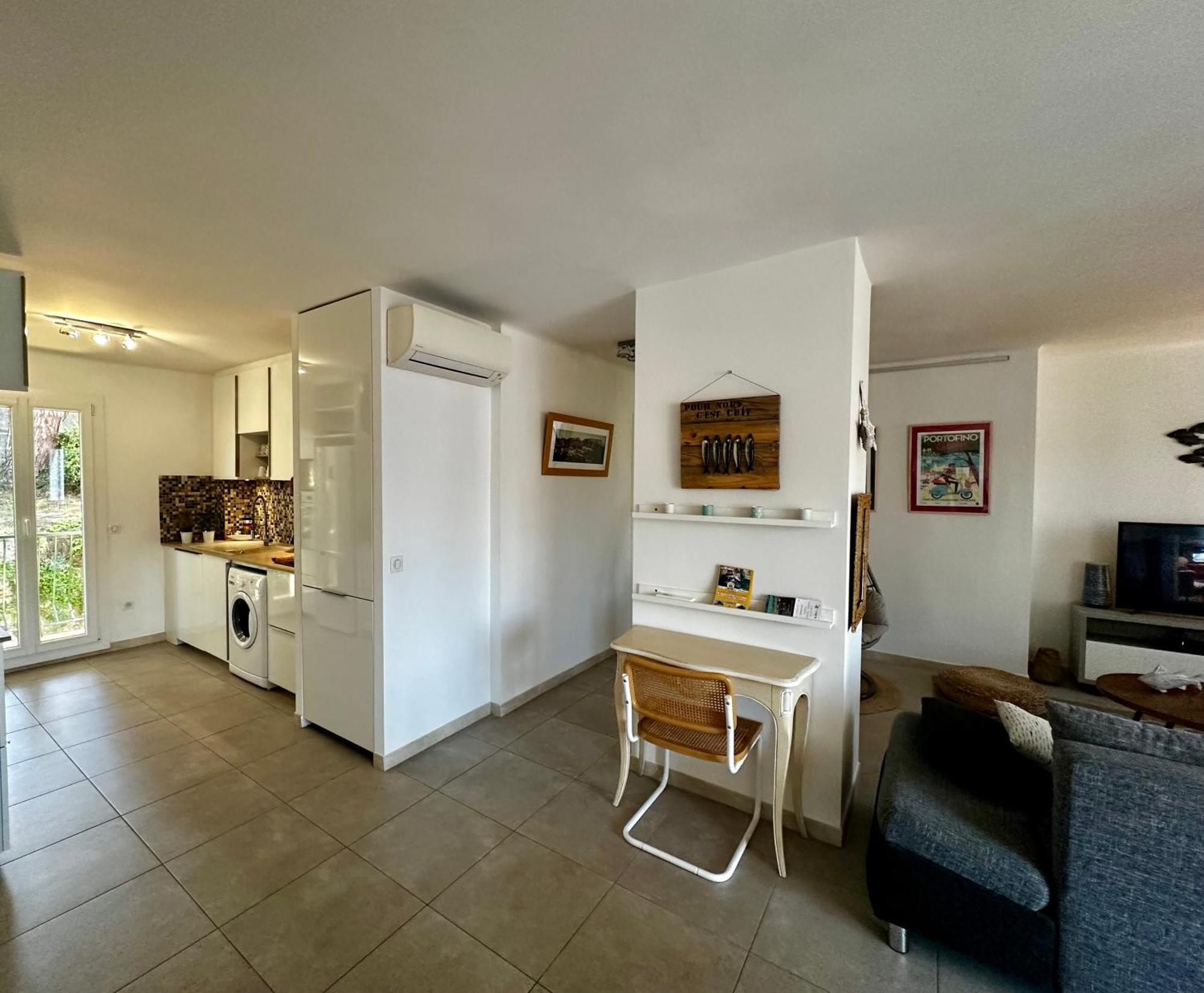 Cassis Village Options Parking And Baby Экстерьер фото