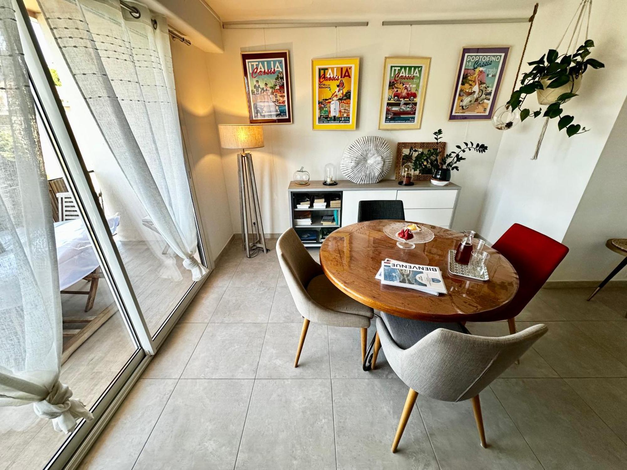 Cassis Village Options Parking And Baby Экстерьер фото