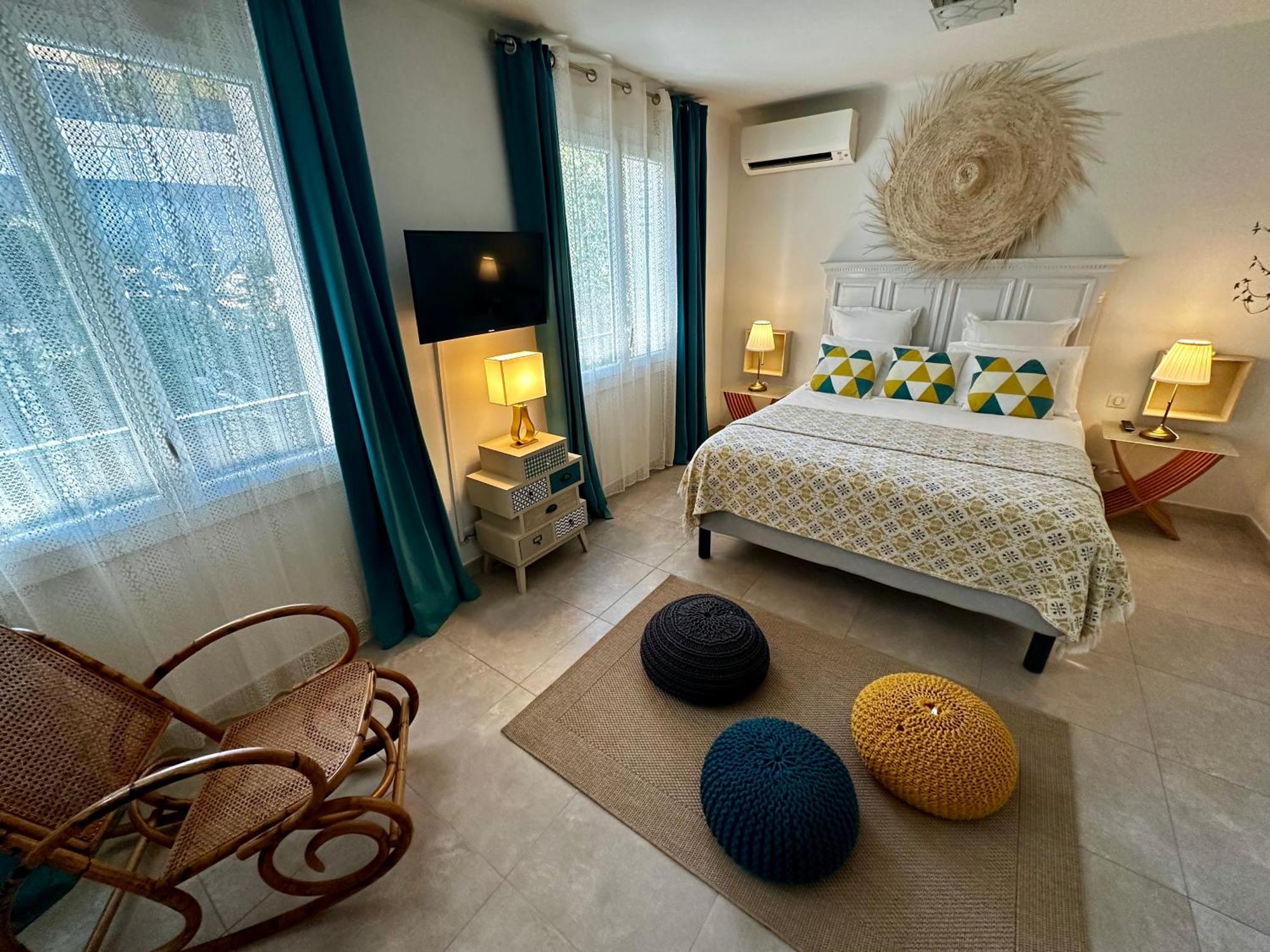 Cassis Village Options Parking And Baby Экстерьер фото